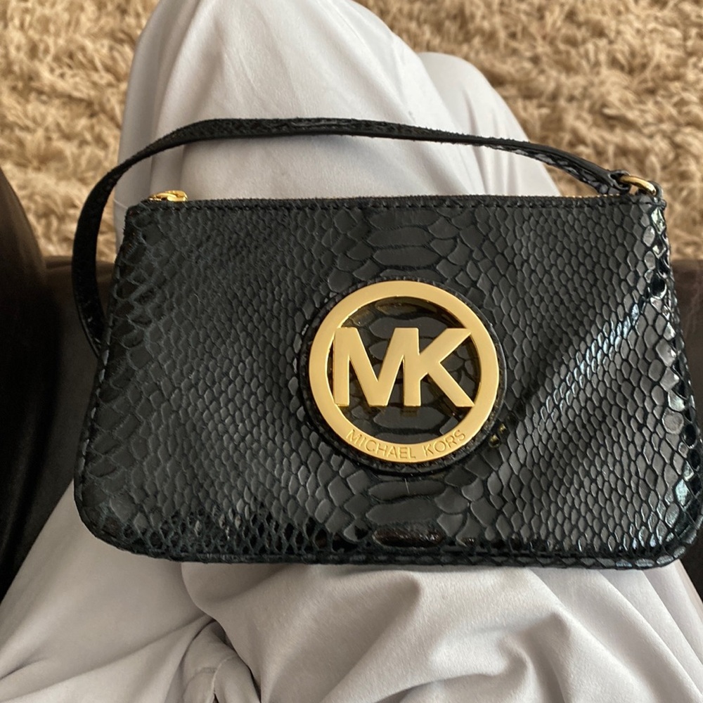 Michael kors wristlet